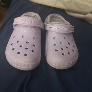 light purple fuzzy crocs